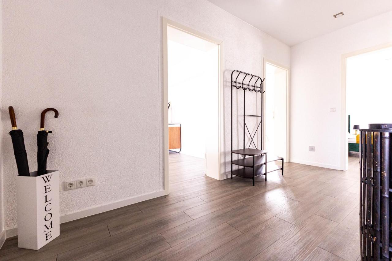 Design Apartment Zentral Fuer 6 In Andernach: Ausblick, Wifi, Kueche Εξωτερικό φωτογραφία