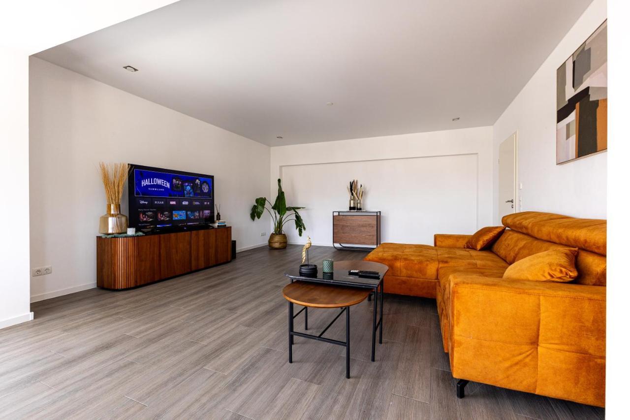 Design Apartment Zentral Fuer 6 In Andernach: Ausblick, Wifi, Kueche Εξωτερικό φωτογραφία