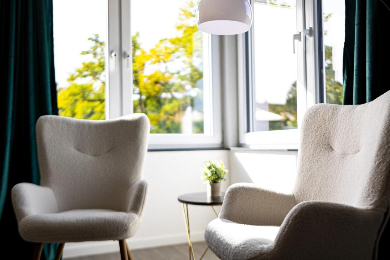 Design Apartment Zentral Fuer 6 In Andernach: Ausblick, Wifi, Kueche Εξωτερικό φωτογραφία